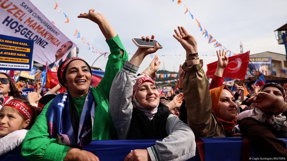 What are the main issues in Turkey's elections? DW 05/12/2023