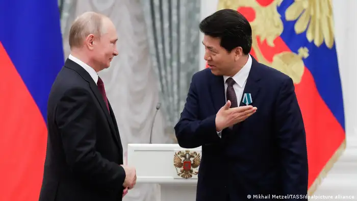 2019年5月23日，俄罗斯总统普京向时任俄罗斯大使的李辉授予了友谊勋章