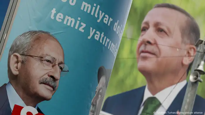 رجب طيب أردوغان (يمين) ومنافسه كمال كليتشدار أوغلو (يسار) (صورة مركبة 11/5/2023)