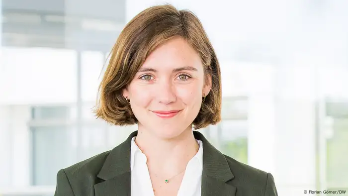 EINSCHRÄNKUNG DW Personenfoto | Corporate Communications | Carla Hagemann