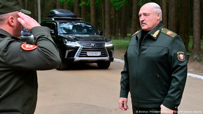 Belarus Präsident Lukaschenko bei Truppenbesuch