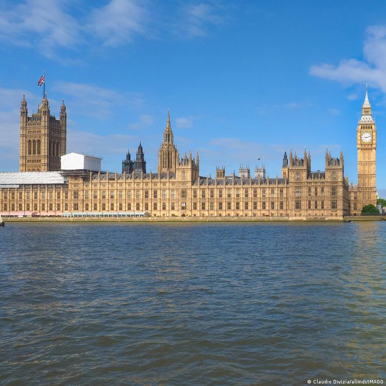 british-parliament-building-photos