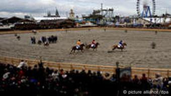 Historisches Pferderennen auf dem Oktoberfest in München im Jahr 2010