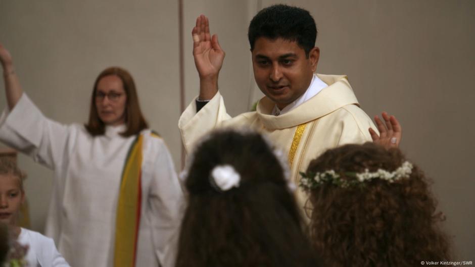 An Indian priest in Germany DW 05/20/2023