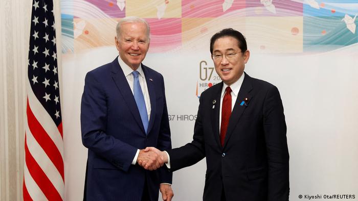 18日，美国总统拜登与日本首相岸田文雄会晤。