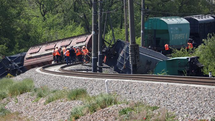 Dem Entgleisen des mit Getreide beladenen Güterzugs ging nach Schilderungen von Augenzeugen eine Explosion voraus 