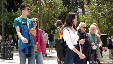 Έρευνα: Eυρωπαίοι, αλλά χωρίς "φωνή" οι νέοι στην ΕΕ