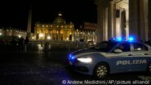 Un hombre irrumpe con un carro en el Vaticano y es detenido