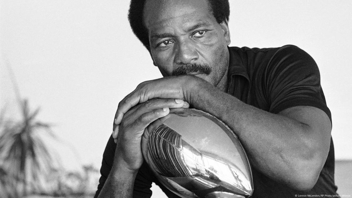 Jim Brown, football great, actor, civil rights activist, dies at 87 - Los  Angeles Times