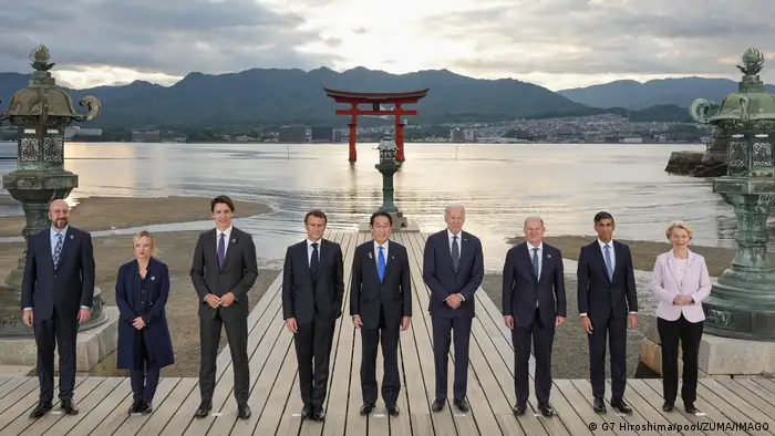 義大利總理梅洛尼（左二）與G7領袖一同出席廣島峰會