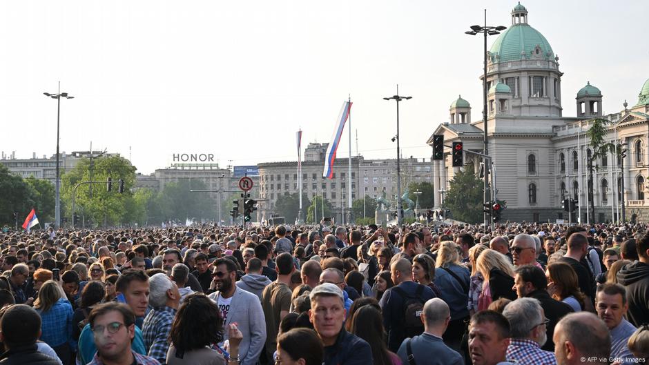 vanredni izbori – jedina ponuda? – DW – 25. 5. 2023.