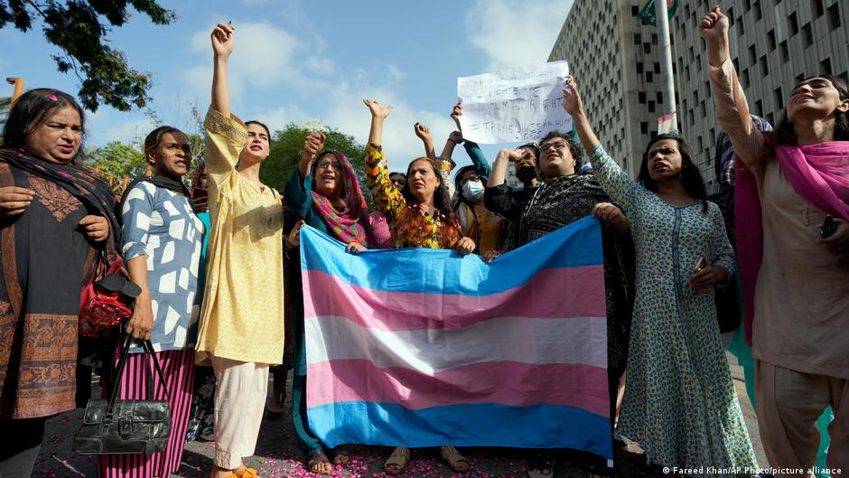 Pakistani trans activists to appeal Sharia court ruling – DW – 05/20/2023 - Vimarsana News