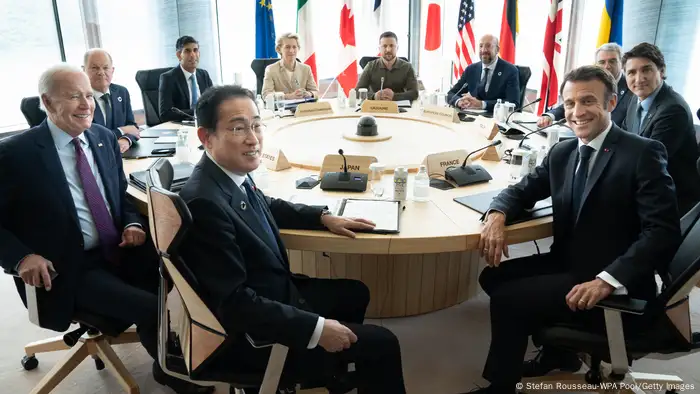21日，G7、歐盟與烏克蘭的領袖齊聚廣島。同一天，中國宣布美光的網路安全審查未通過。