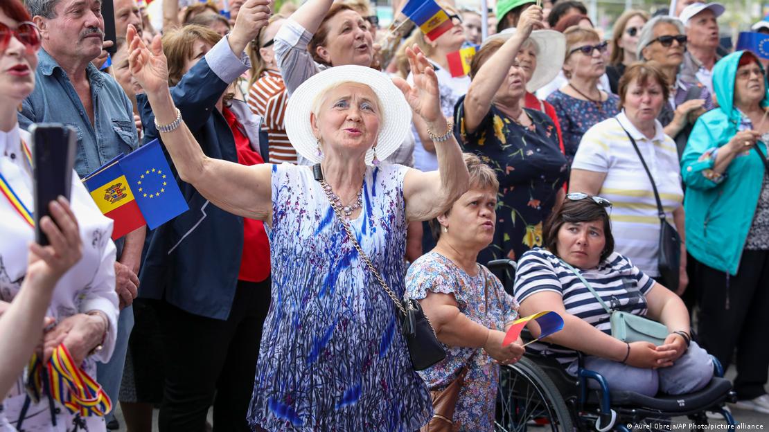 Adunare pro-UE la Chişinău (21 mai 2023) Adunare pro-UE la Chişinău (21 mai 2023)