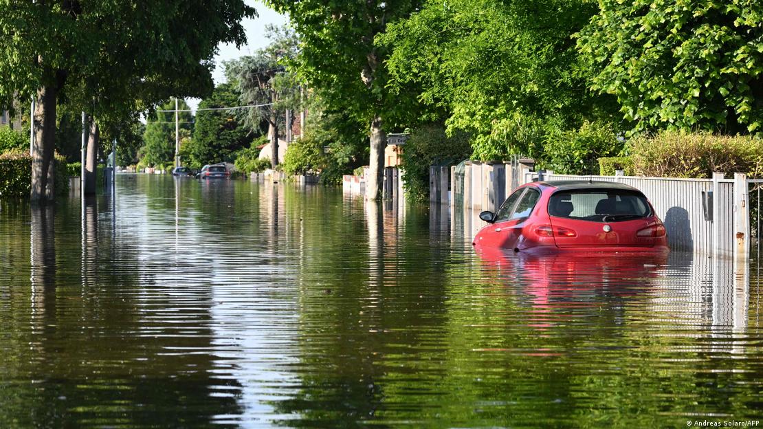 Poplavljena ulica u regiji Emilia-Romagna
