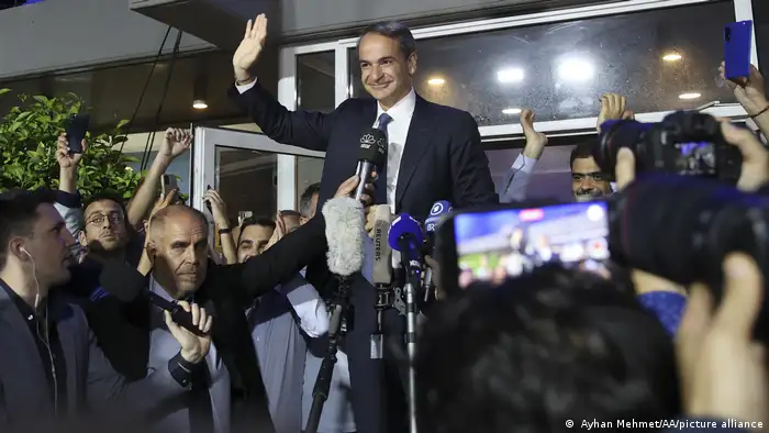 希臘總理米佐塔基斯宣布其領導的新民主黨在國會大選中勝出。