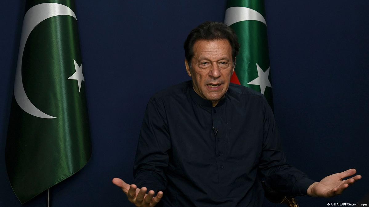 Pakistan Cha Papoo Pakistan yatafakari kukipiga marufuku chama cha Imran Khan
