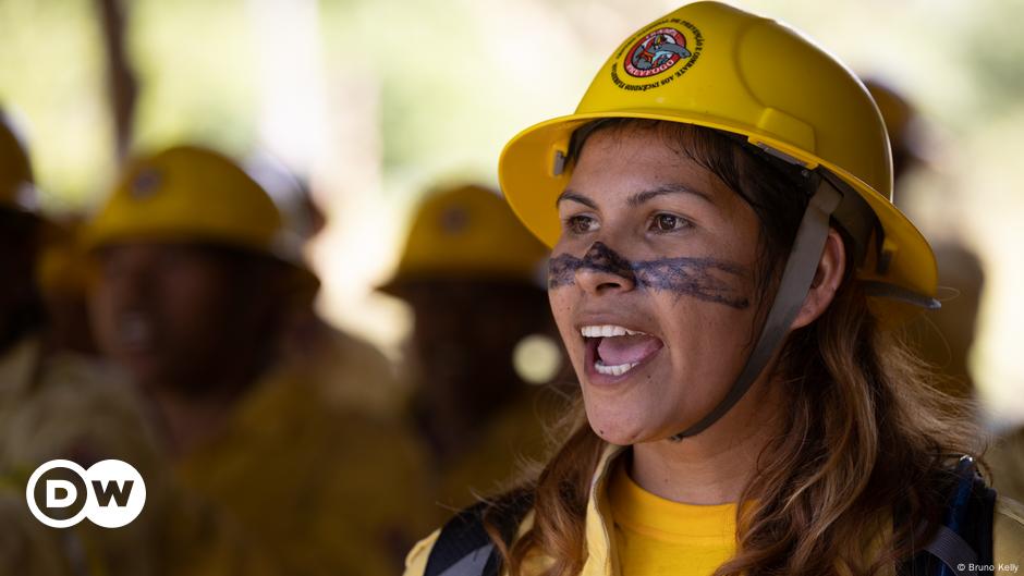 Pemadam Kebakaran Perempuan Adat Pertama – DW – 4 Juni 2023