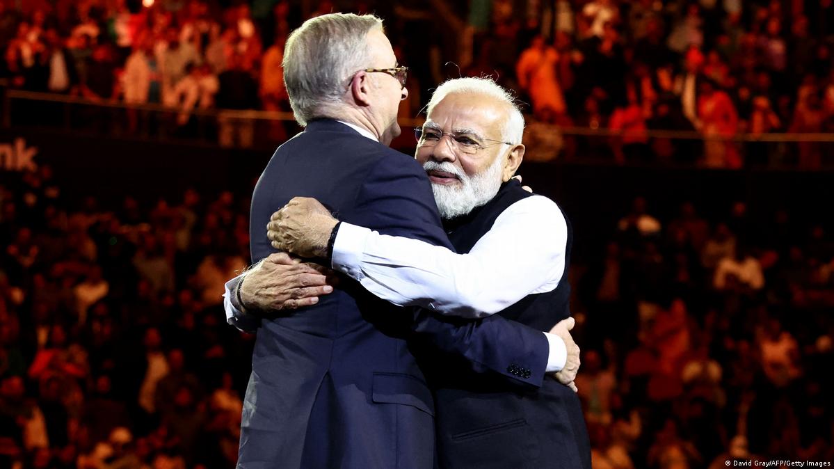 Indian PM Modi visits Australia, seeks closer defense ties DW 05/23