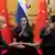 El primer ministro ruso, Mijail Mishustin, junto a su par chino, Li Qiang, durante un encuentro en Beijing.