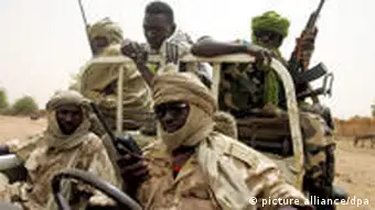 Darfur-Rebellen auf Patrouille im Süden Darfurs