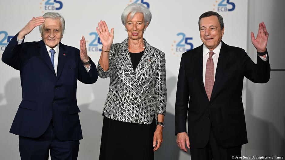 Žan KLod Triše, Kristin Lagard i Mario Dragi - sve troje na čelu ECB u različito vreme - na proslavi 25 godina ove institucije EU. (2023)