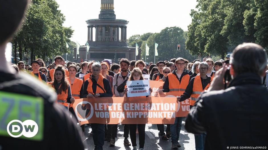 Deutschland wirft Klimaaktivisten 580 Straftaten vor – DW – 11.06.2023