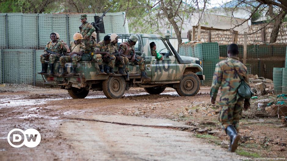 Somalia Al Shabab Raids African Union Army Base Dw