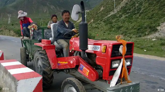 联合国特别报告员:自2015年以来，数十万藏人被从传统的农村生活'转移'到低技能和低工资的工作中