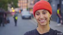 Sendung: Sports Life
Sendedatum Samstag, 27. Mai 2023
Thema: Jilou Rasul, deutsche Breakerin Beschreibung:
Jilou Rasul ist eine der besten Breakerinnen Deutschlands. Für sie ist Breaking eine perfekte Mischung aus Musikalität und Athletik. Was wird sich für sie ändern, wenn Breakdance 2024 zum ersten Mal olympisch wird?
Ort: Köln, Berlin
Datum der Aufzeichnung: im August 2022
Fotograf: DW (Stills aus einer DW eigenen Reportage)
Schlagwörter: Breakdance, Jilou Rasul, olympische Disziplin, 2024, Olympische Spiele, Paris
