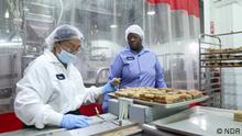 Titel: USA Jobs
Beschreibung: Eine Bäckerei in den USA setzt auf Vertrauen. Sie stellt Mitarbeiter ein, egal welche Vorgeschichte sie haben.
Rechte: nur für diesen Beitrag!
Copy: NDR