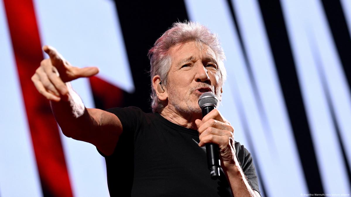 German police probe Roger Waters over Nazi-style uniform – DW – 05/27/2023