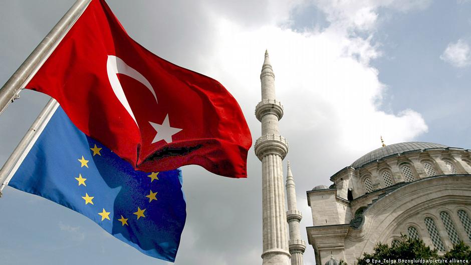 Zastave Turske i EU