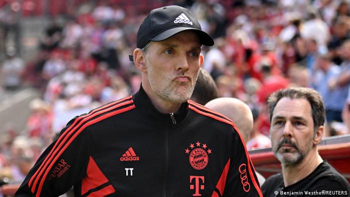 Bayern Münchens Trainer Thomas Tuchel schaut enttäuscht