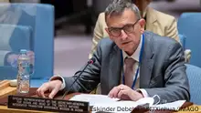 السودان الآن: استقالة بيرتس والكشف عن مقابر جماعية في دارفور