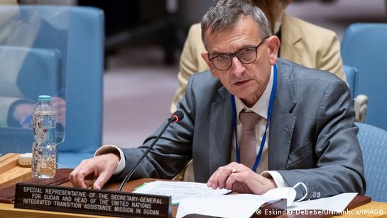 Sudan's military ruler Burhan wants UN envoy replaced – DW – 05/27/2023