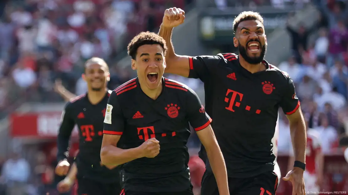 Bayern Munich crowned Bundesliga champions after Borussia Dortmund bottle  title dreams on dramatic final day - India Today