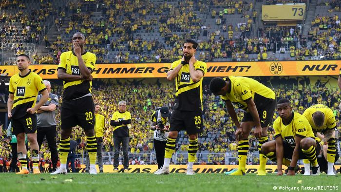 Enttäuschte Spieler von Borussia Dortmund