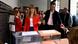 Begona Gómez e Pedro Sánchez durante eleições regionais, em maio de 2023 Begona Gómez e Pedro Sánchez durante eleições regionais, em maio de 2023