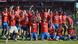 Die Spieler des 1. FC Heidenheim feiern in roten Aufstiegsshirts den Aufstieg in die Bundesliga Die Spieler des 1. FC Heidenheim feiern in roten Aufstiegsshirts den Aufstieg in die Bundesliga