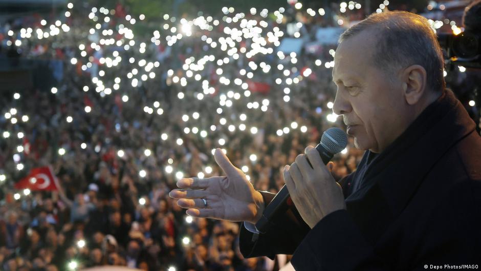Erdogan se obraća svojim pristalicam u Istanbulu, 28.05.2023.