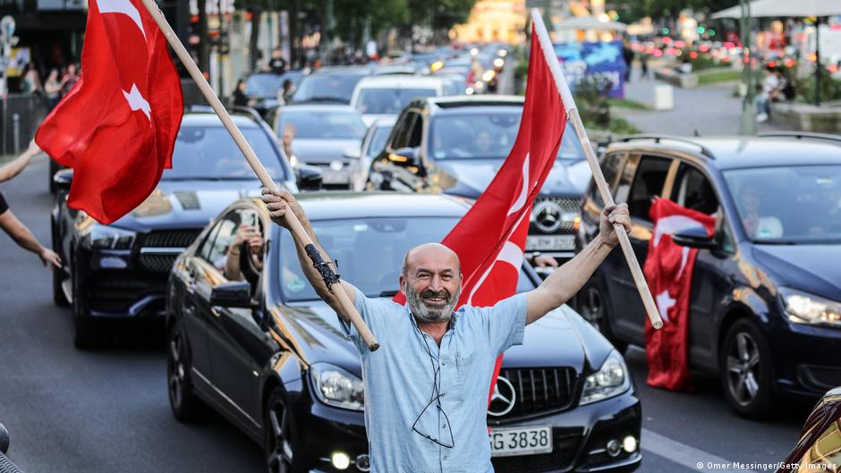 Göçün 65'inci yılı: Türkler Almanya'da hâlâ ırkçılığa ve ayrımcılığa uğruyor