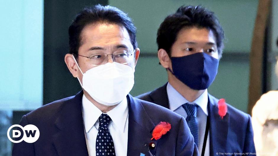 Japan's PM Kishida Ditches Son As Aide After Party Scandal – DW – 05/29 ...