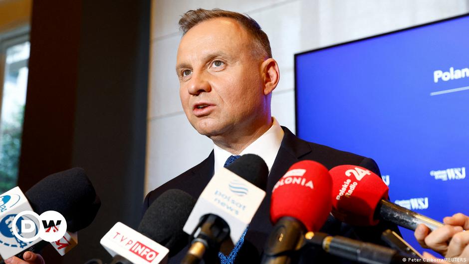 Duda in Polen keurt controversiële Russische beïnvloedingswet goed – DW – 29-05-2023