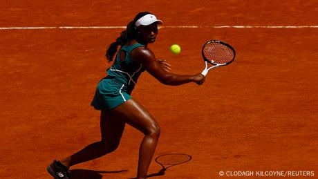 Sloane Stephens schlägt eine Rückhand