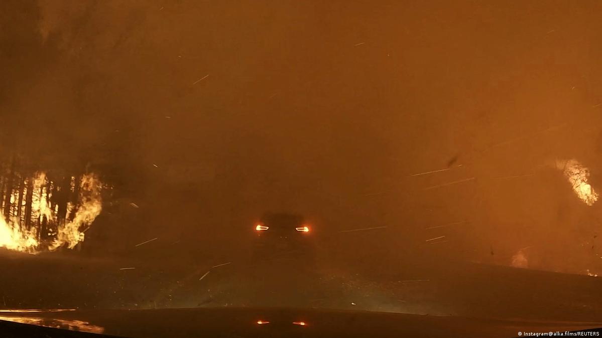 Canada battles 'unprecedented' wildfires in east