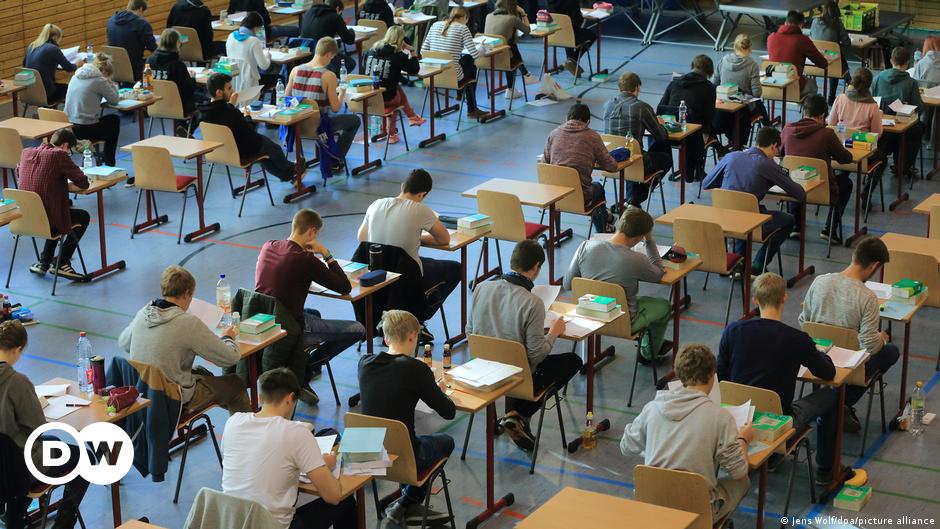 Artificial Intelligence at the Final Exam in Germany – DW – 05/30/2023