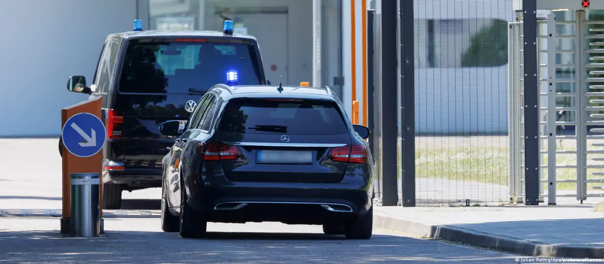 Germany news: Minister warns of high terror threat