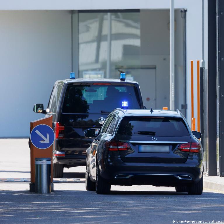 Germany news: Minister warns of high terror threat