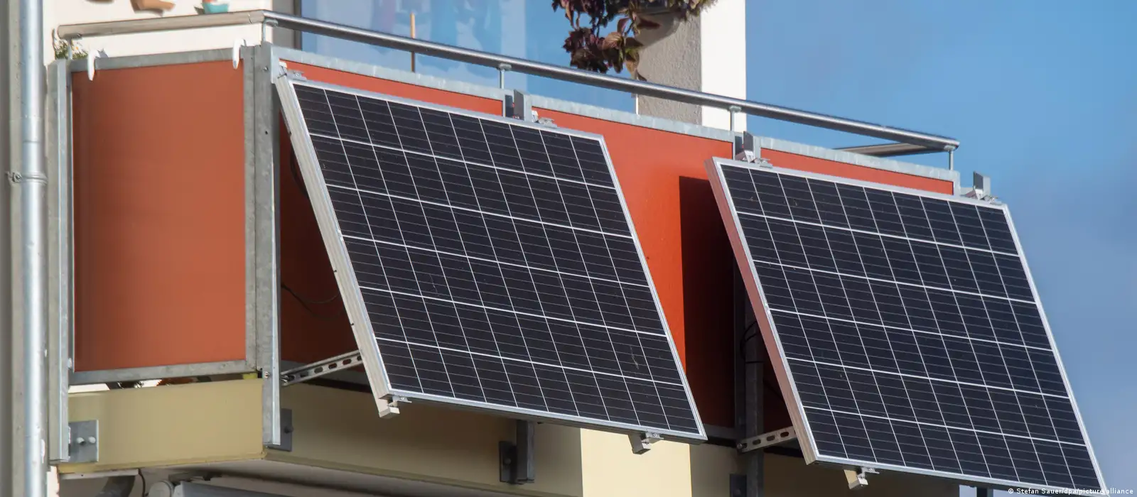 Do solar panels have to be on the roof? Four other places to install panels